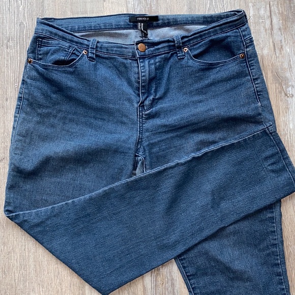 Forever 21 Skinny Jeans. Size 30 - Picture 2 of 4